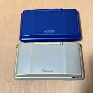 2-Nintendo DS Console “BROKEN”Charging Port/Hinge For Parts/Repair-Only Read Blw